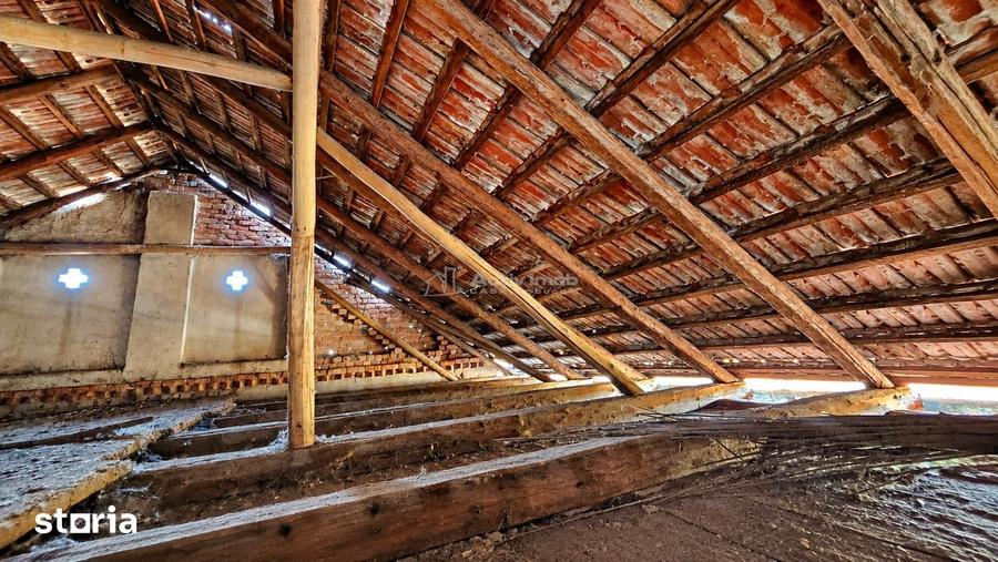 Casă semidecomandat cu Teren 944 Mp în Forotic