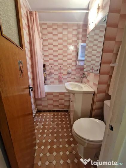 Apartament cu 3 camere decomandat în Vest