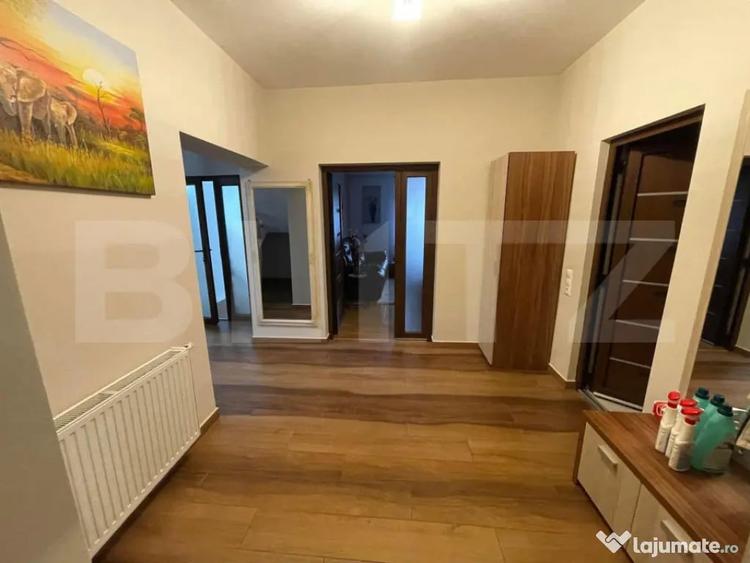 Casă cu 7 camere cu Teren 252 Mp în Semicentral