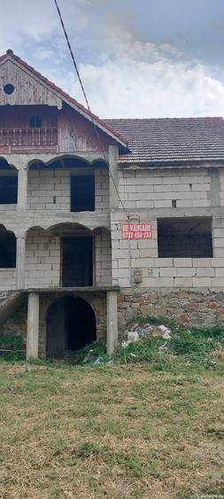 Casă cu 6 camere cu Teren 1800 Mp în Suplacu de Barcău