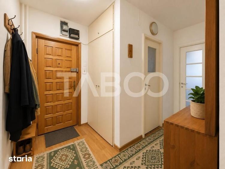 Apartament cu 3 camere decomandat în Plopilor