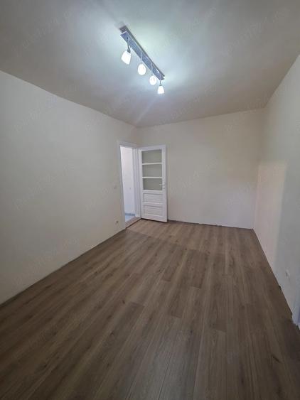Apartament cu 4 camere nedecomandat în Central