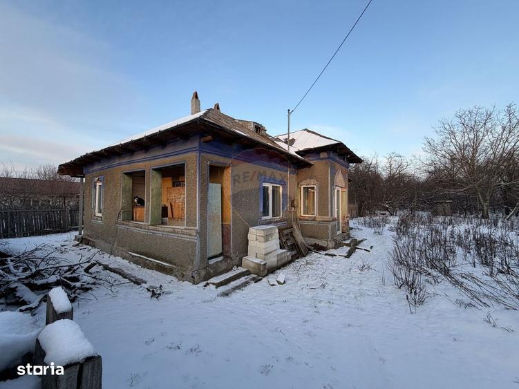 Casă cu 3 camere cu Teren 1179 Mp în Fierbinți-Târg
