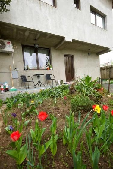 Duplex cu 4 camere cu Canalizare în Militari