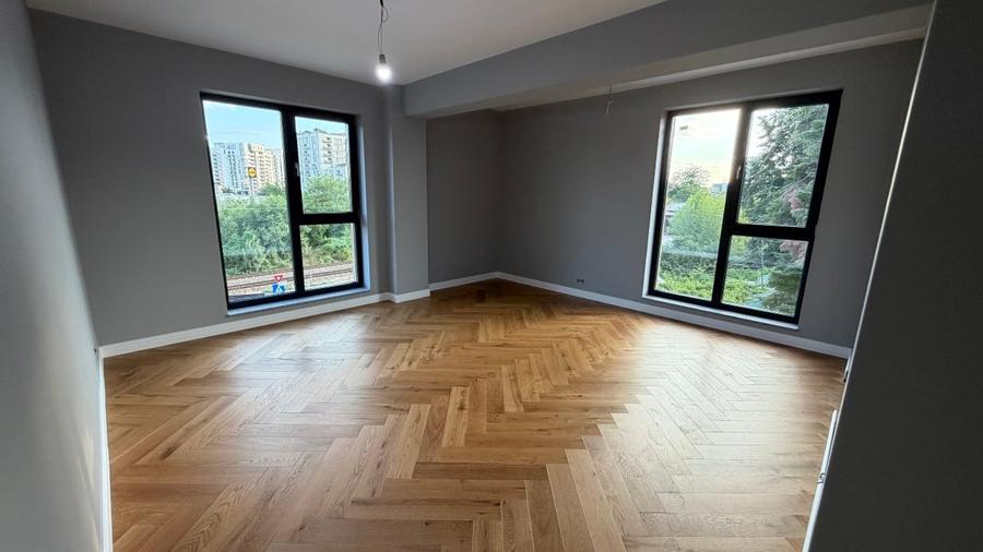 Apartament cu 3 camere decomandat în Aviației