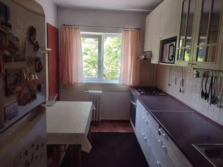 Inchiriez apartament 3 camere, decomandat, mobilat, et. 2 4, zona Giurgiului - 6