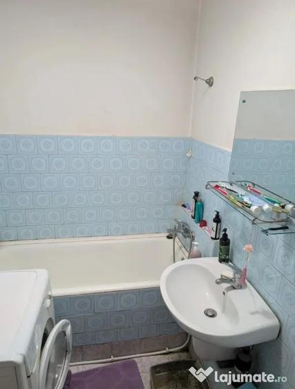 Apartament cu 2 camere decomandat în Berceni