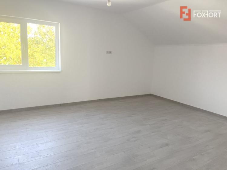 Duplex cu 4 camere cu Canalizare în Moșnița Veche