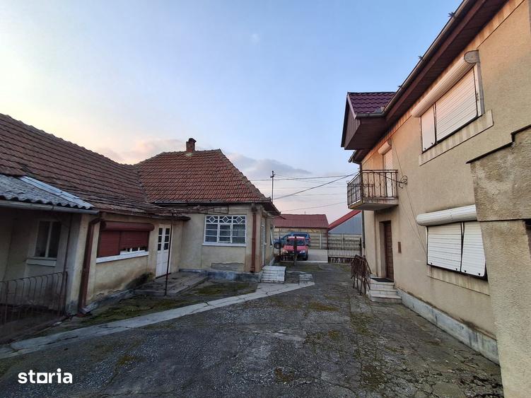 Casă cu 4 camere cu Teren 1440 Mp în Vetiș