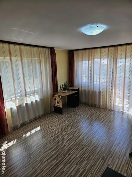 Casă cu 7 camere în Dancu