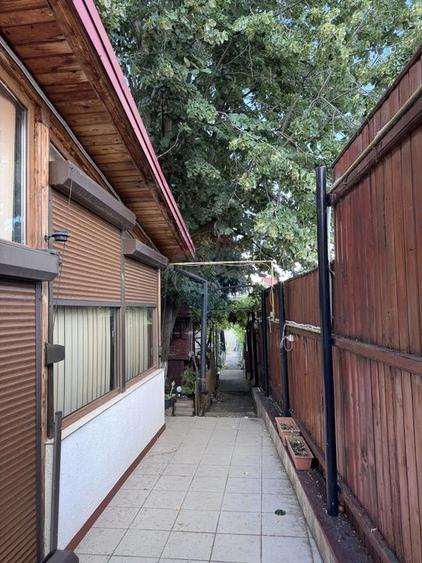 Casă individuală cu 7 camere cu Teren 607 Mp în Nord-Est