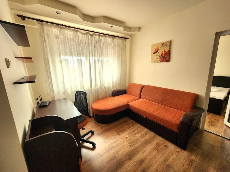 Apartament cu 3 camere semidecomandat în Dacia