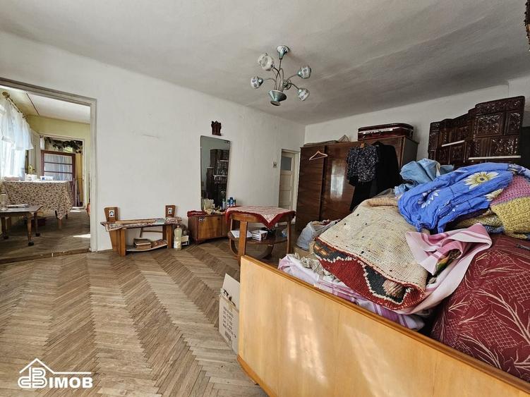 Casă cu 3 camere cu Canalizare în Teiș