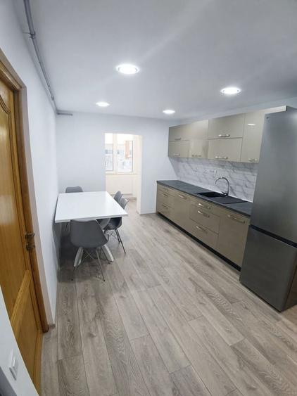 Apartament cu 2 camere decomandat, mobilat în Brătianu