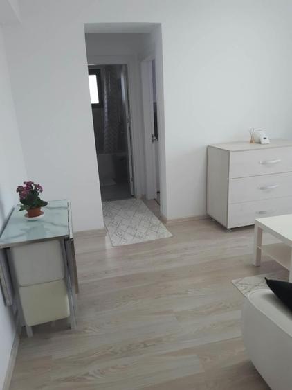 Garsonieră decomandată în Runcu