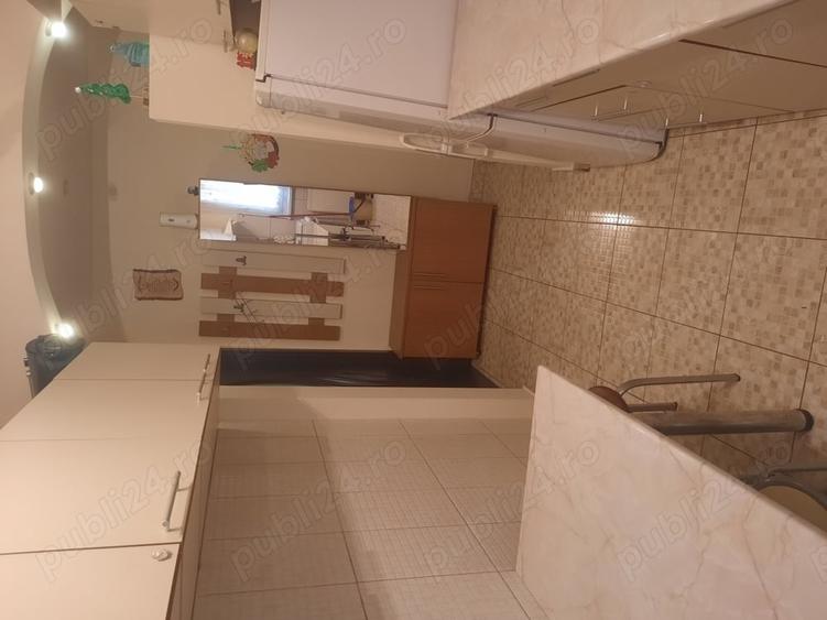 Apartament cu 3 camere semidecomandat în Central