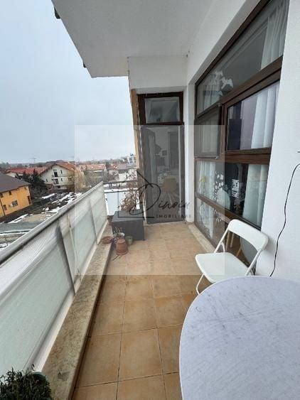 Apartament cu 3 camere semidecomandat, mobilat în Central
