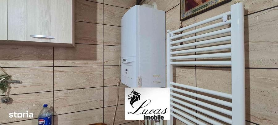 Apartament cu 4 camere decomandat în Trocadero