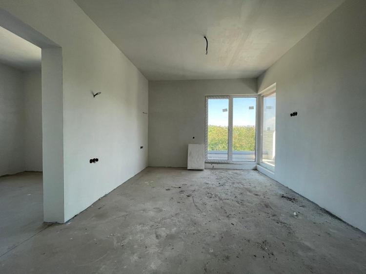 Duplex cu 6 camere cu Canalizare în Borhanci