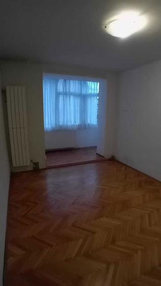 Apartament cu 3 camere semidecomandat în Ultracentral