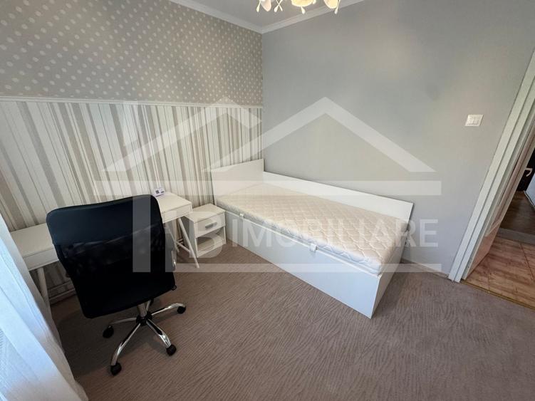 Apartament cu 3 camere decomandat în Cornișa
