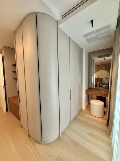 Apartament cu 4 camere semidecomandat în Aviatorilor