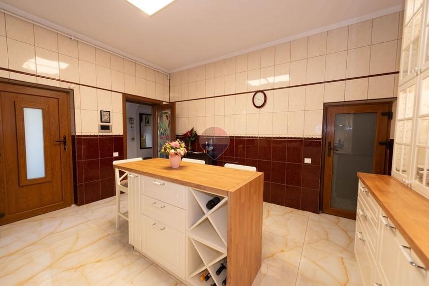 Apartament cu 4 camere decomandat, mobilat în Grivița