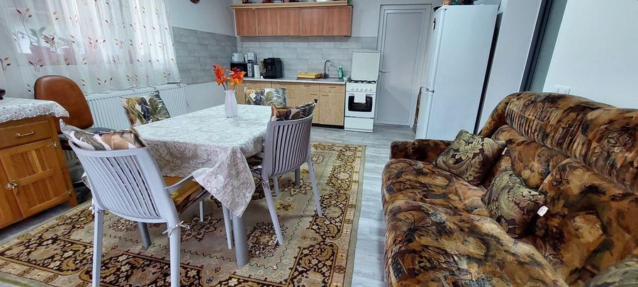 Casă cu 4 camere în Brădețelu