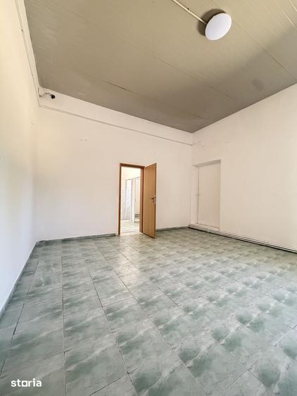 Spațiu comercial, de 335 mp, în Ronaț