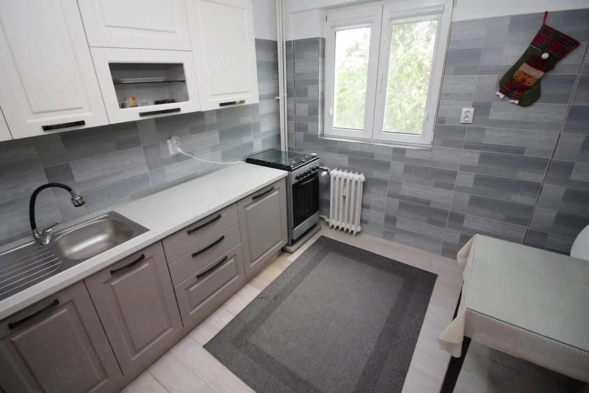 Apartament cu 3 camere decomandat în Mihai Bravu