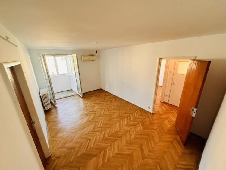 Apartament cu 2 camere semidecomandat în Titan