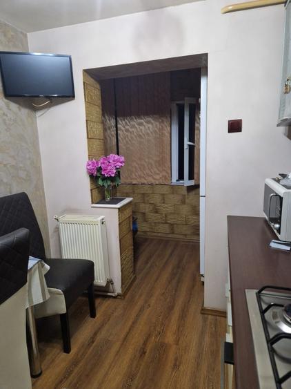 Apartament cu 2 camere decomandat în Școlilor
