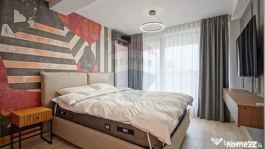 Apartament cu 3 camere decomandat în Tractorul