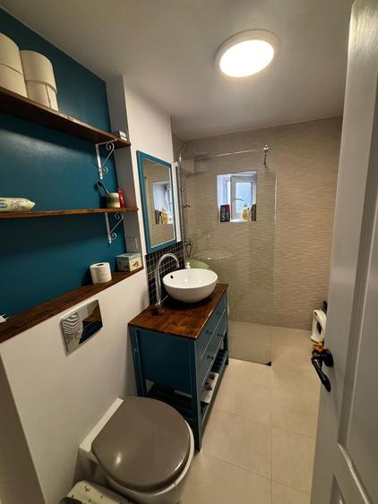 Apartament cu 3 camere decomandat, mobilat în Buzaului