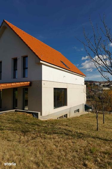 Casă cu 5 camere cu Teren 605 Mp în Ciurila