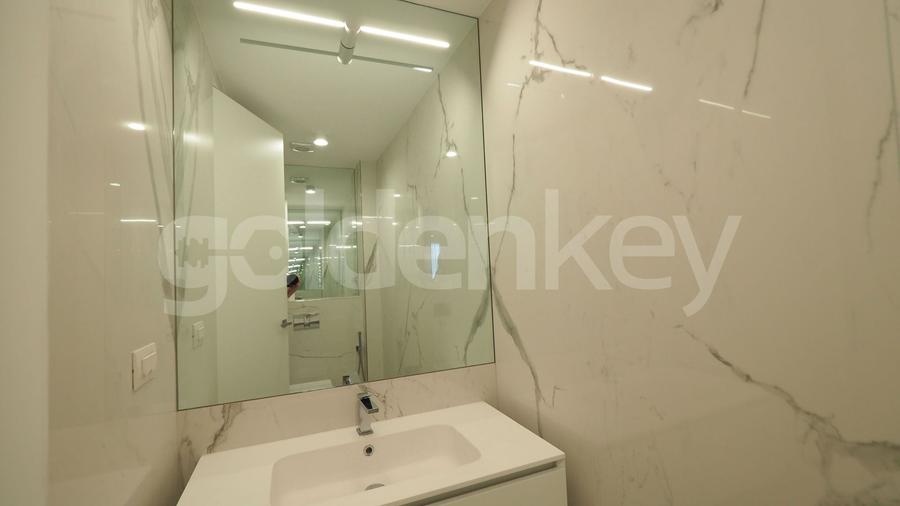 Apartament cu 4 camere semidecomandat, mobilat în Aviatorilor