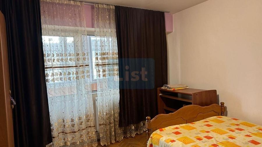 Apartament cu 4 camere decomandat, mobilat în Central