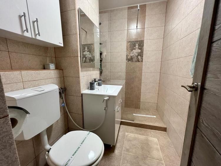 Apartament cu 2 camere decomandat în Casa de Cultură