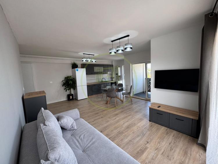 Apartament cu 3 camere decomandat, mobilat în Cordos