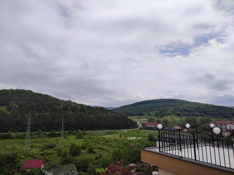 Apartament cu 4 camere semidecomandat, mobilat în Mănăștur