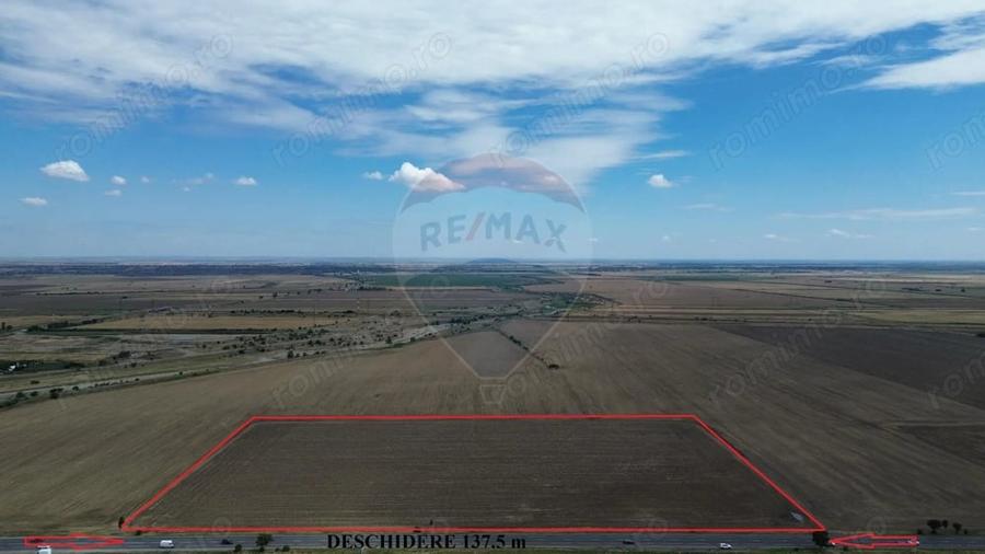 Teren de 27500 mp, în Tișița
