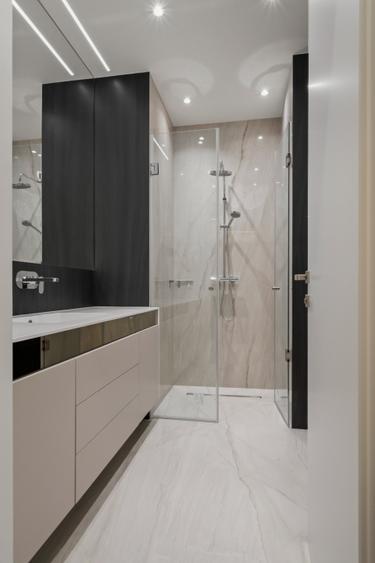 Apartament cu 4 camere decomandat în Arcul de Triumf