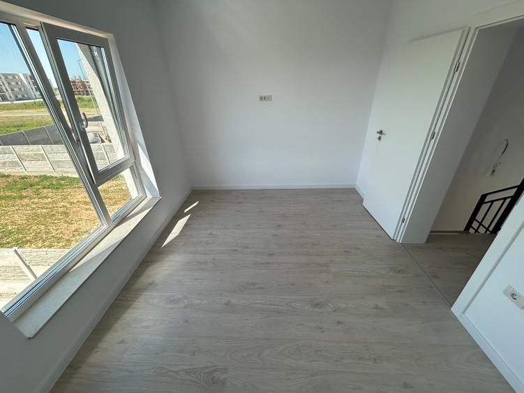 Duplex cu 4 camere cu Teren 252 Mp în Moșnița Veche