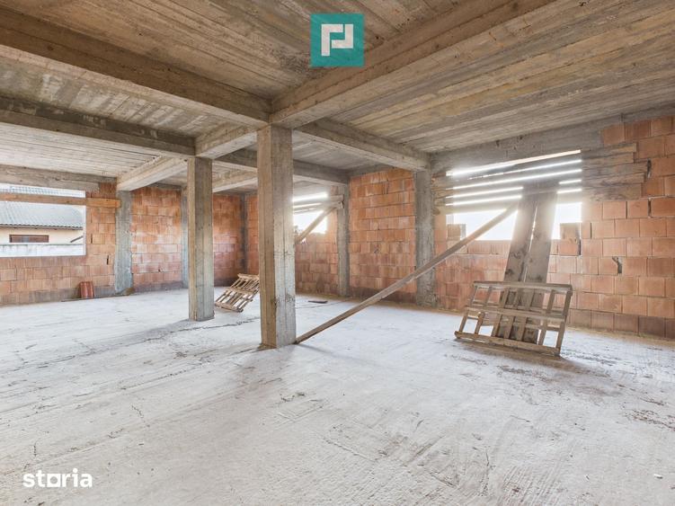 Casă cu 7 camere cu Teren 842 Mp în Olari