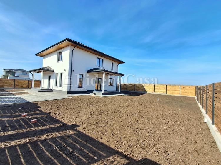 Casă cu 4 camere cu Teren 528 Mp în Breazu