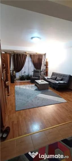 Apartament cu 4 camere decomandat în Aradului