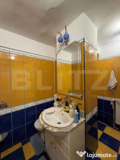 Apartament cu 4 camere decomandat în Rovinari