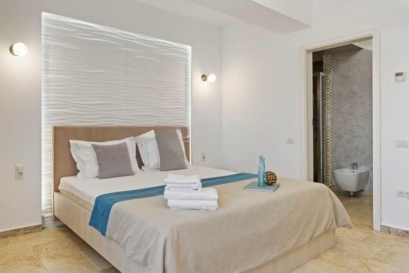 Apartament de vanzare 3 camere Mamaia - 2