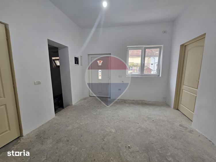 Casă cu 2 camere cu Teren 109 Mp în Central