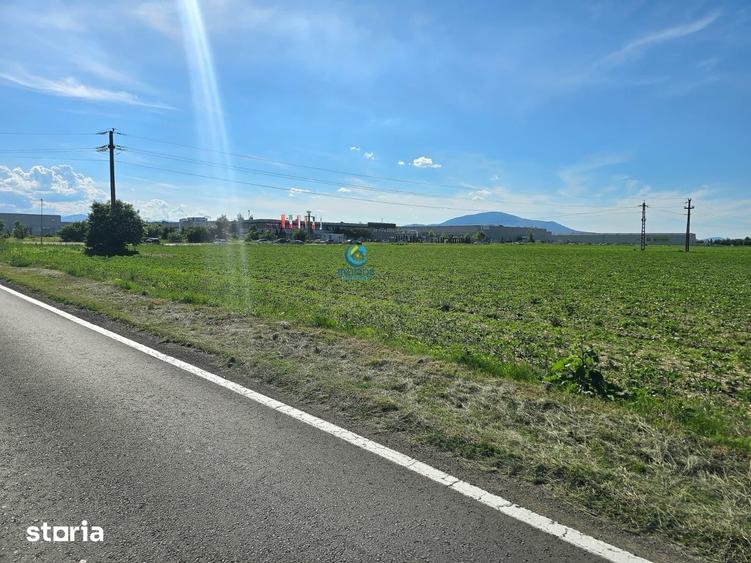 Teren de 18000 mp, în Central